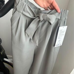 Lululemon crop dress pants